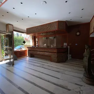 Otel Monopol, İstanbul