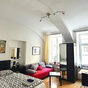 Msq Diana - 10 Min From Center - Free Coffee And Tea - High Speed Internet Avusturya